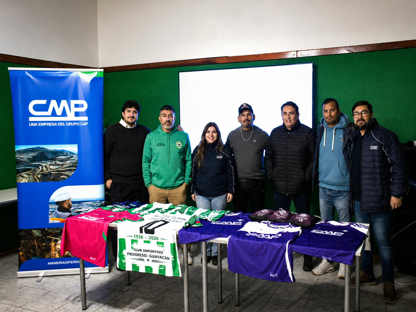 CMP fortalece el deporte comunitario en Guayacán con entrega de indumentaria a cuatro clubes de fútbol